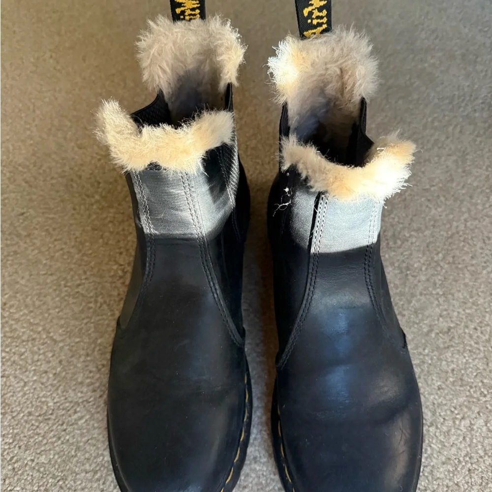 Women’s faux Fur Lined Dr. Marten’s 2976 - Picture 2 of 7